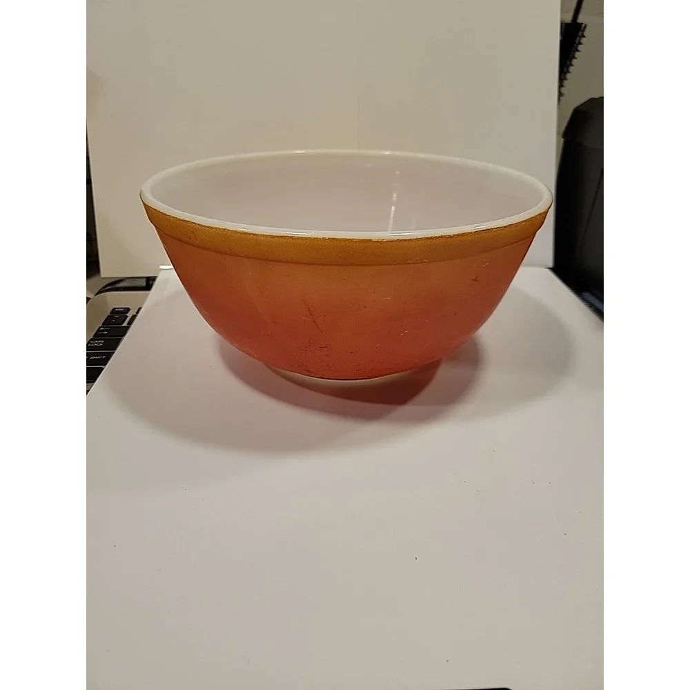 PYREX Vintage Flamingo  Nesting  Mixing Bowl.‎  Orange.   403  2.5 Quart